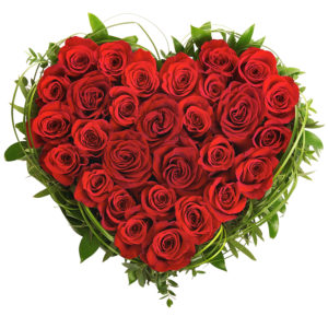 Composizione a forma di cuore composta da rose rosse