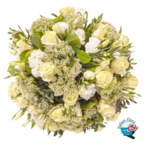 Bouquet misto con fiori bianchi